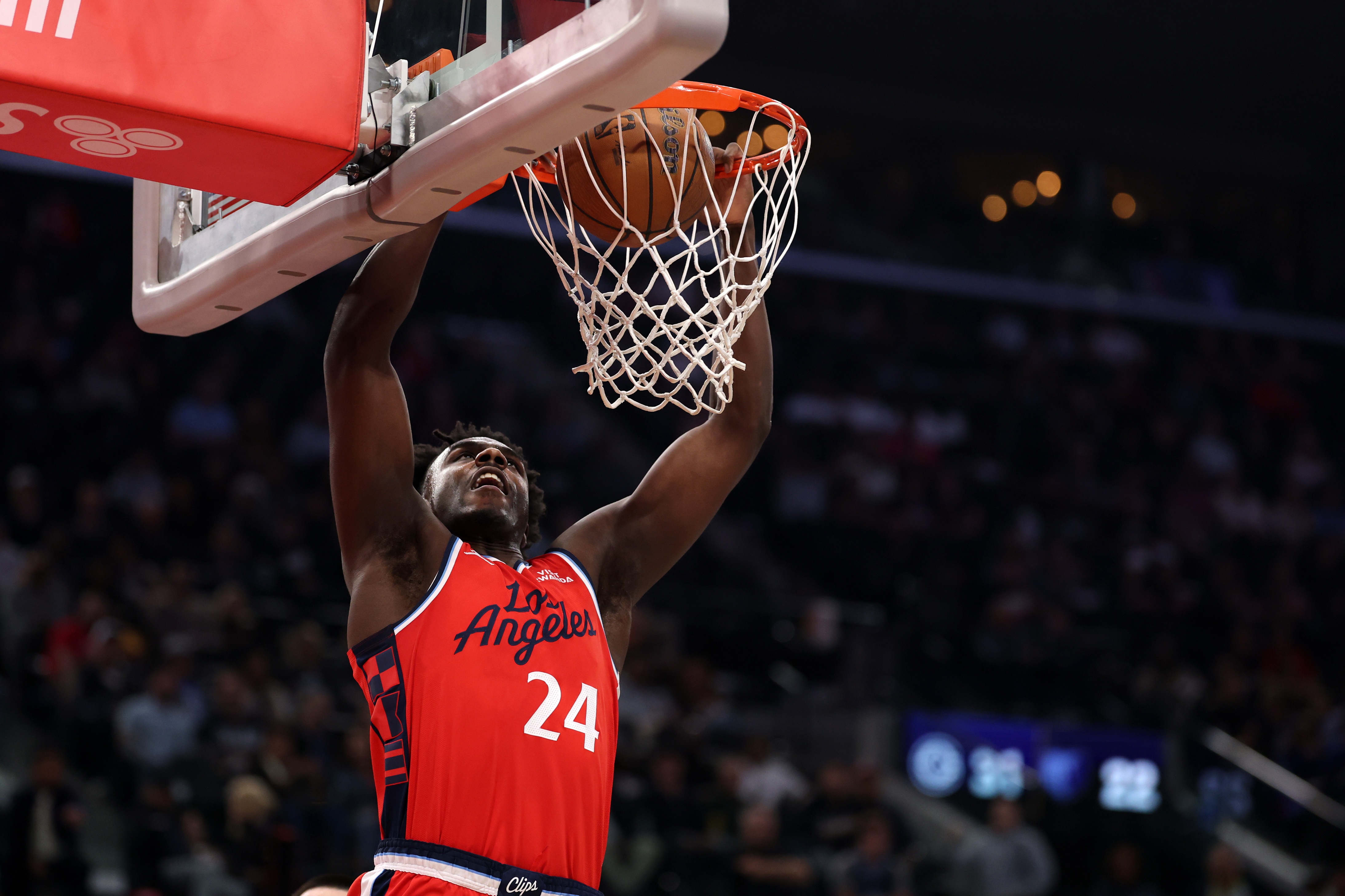 赛事赛程-船记：科比·布朗被下放到发展联盟圣迭戈快船队 出战今日比赛